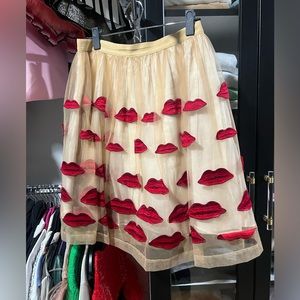 Alice + Olivia lips tulle skirt sz 8